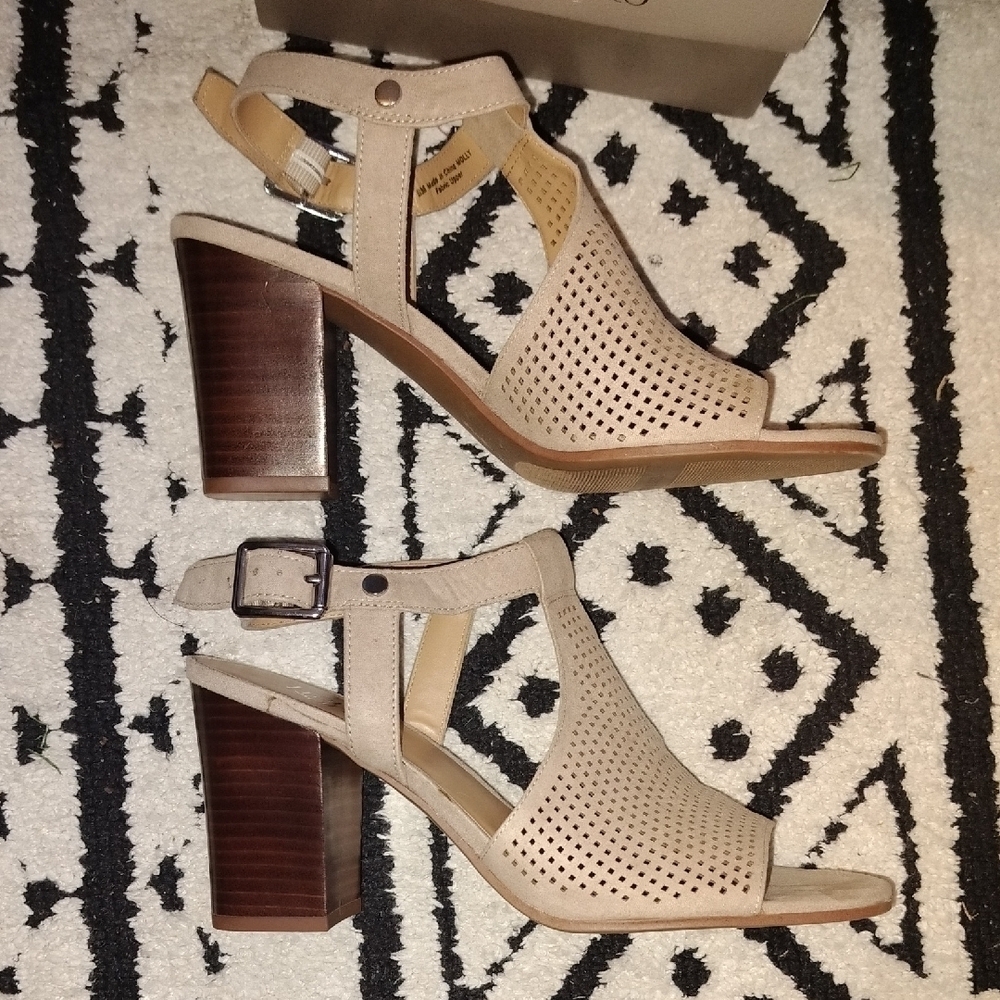 Franco Sarto Tan Perforated Chunky Heel Heels - Picture 6 of 8